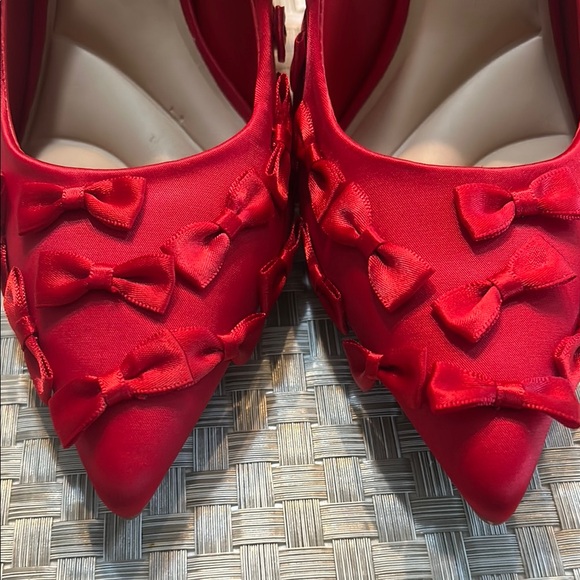 Gianni Bini Serena satin mini bow Red Women's Heels - Picture 7 of 8